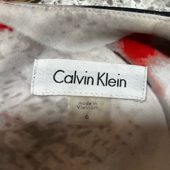 Calvin Klein Floral Scuba Dress, size 6, Floral Colors: white, black and red. - Picture 7 of 7